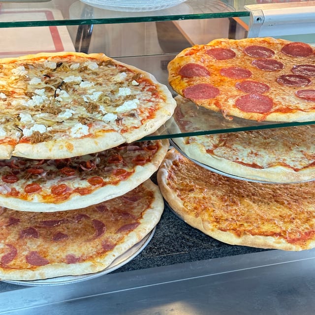 3 Slice Cheese + 16 oz Soda.