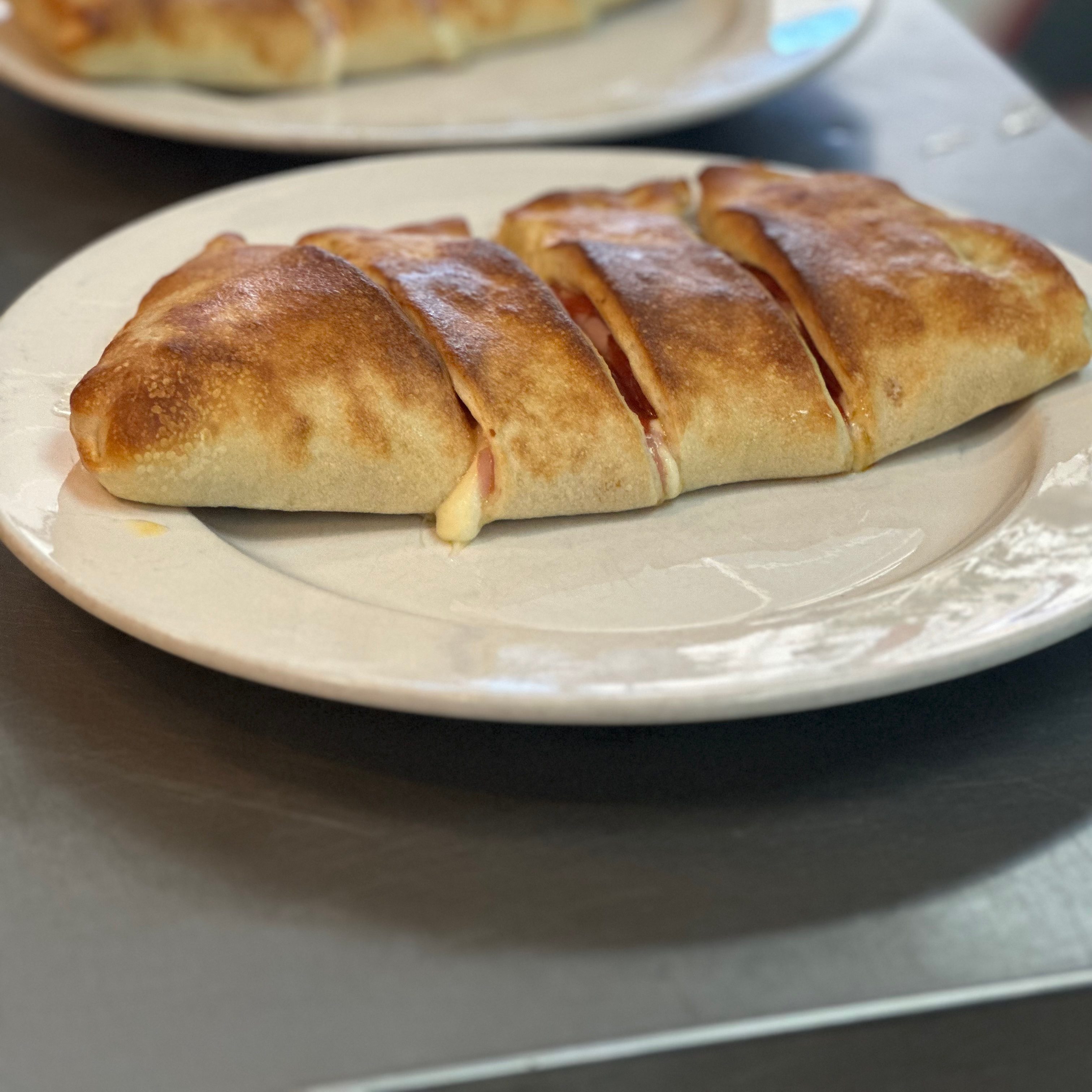 Monday (Small Regular Boli & Fountain Drink).