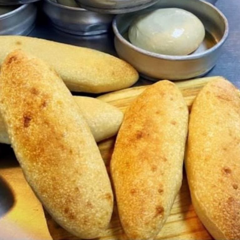 Homemade Bread 7" Roll.