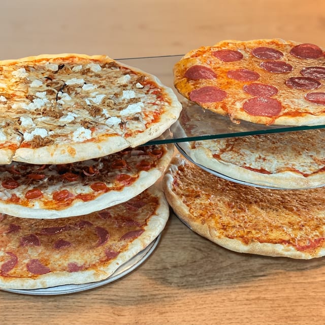 3 Slice Cheese + 16 oz Soda.